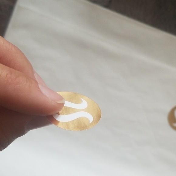 Lulu lemon ONE BOX storage special edition - Picture 2 of 8